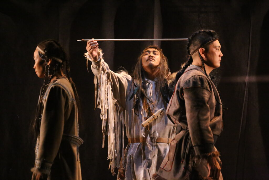 SakhaLife: “Тулаайах оҕо” на сцене Саха театра – экшн, новации, история и синтез искусств